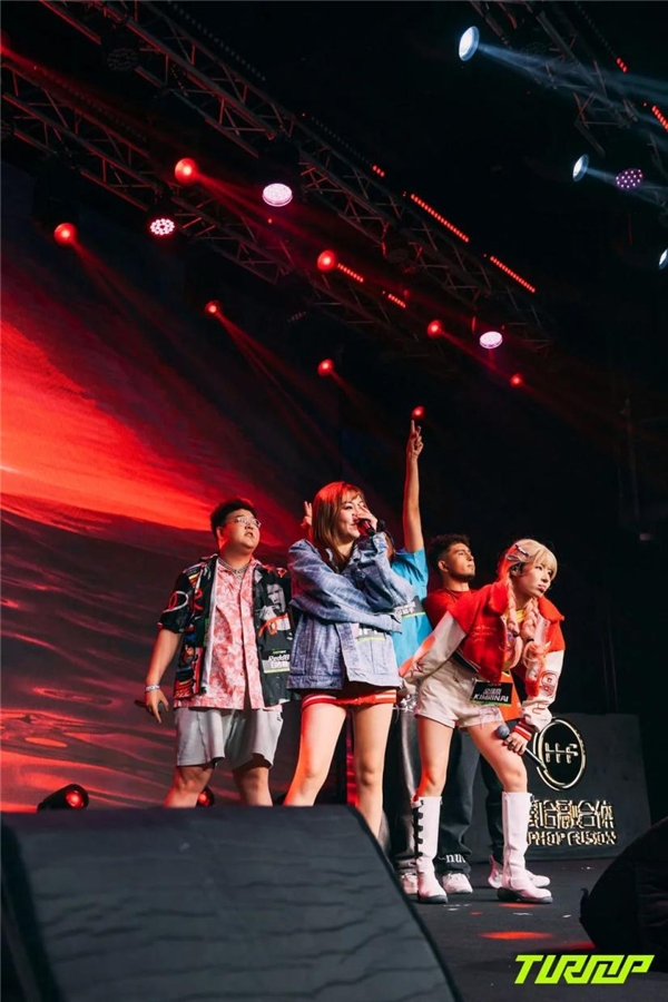 满冠体育分部-斯图加特训练开放日，加时末段主帅复盘引欢呼，足总杯在即，球探报告显示潜力(fm24门将推荐)